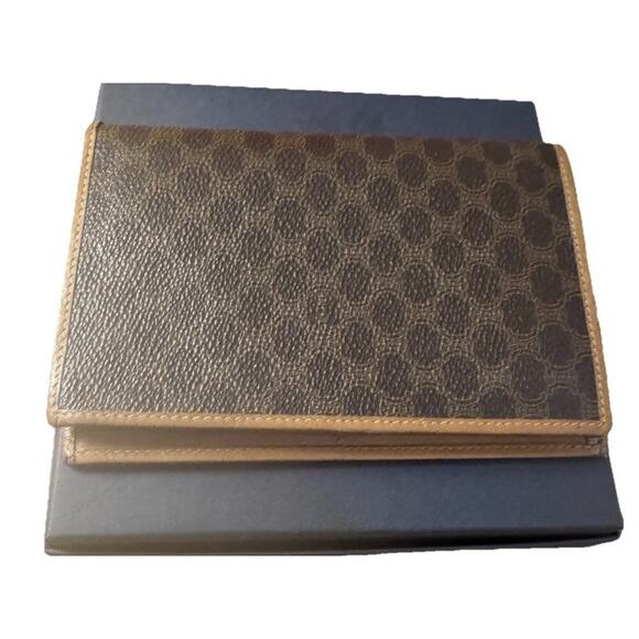 Celine Macadam Passport Holder Pre-owned - Picture 1 of 7